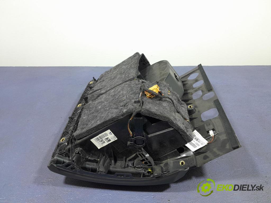 Audi A6 2016 kastlík 4G8857035E