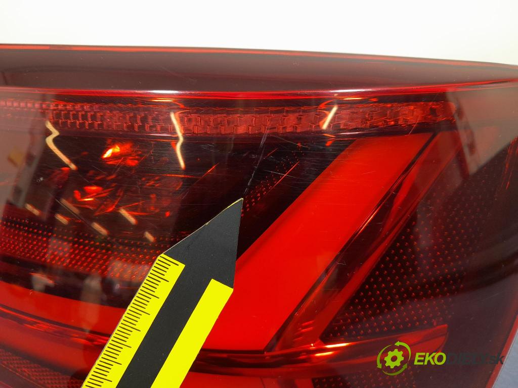 Audi A6 2016 světlo Zad: Práva: Mimo:
