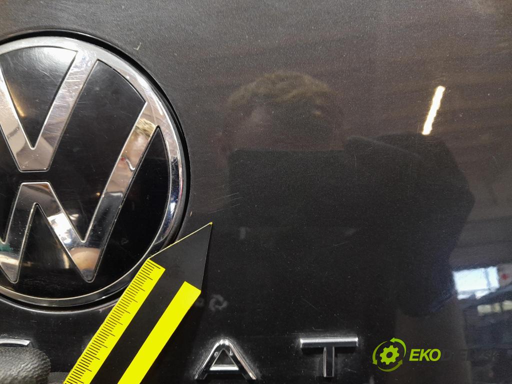 Vw Passat 2021 zadní dveře kufra: kufr