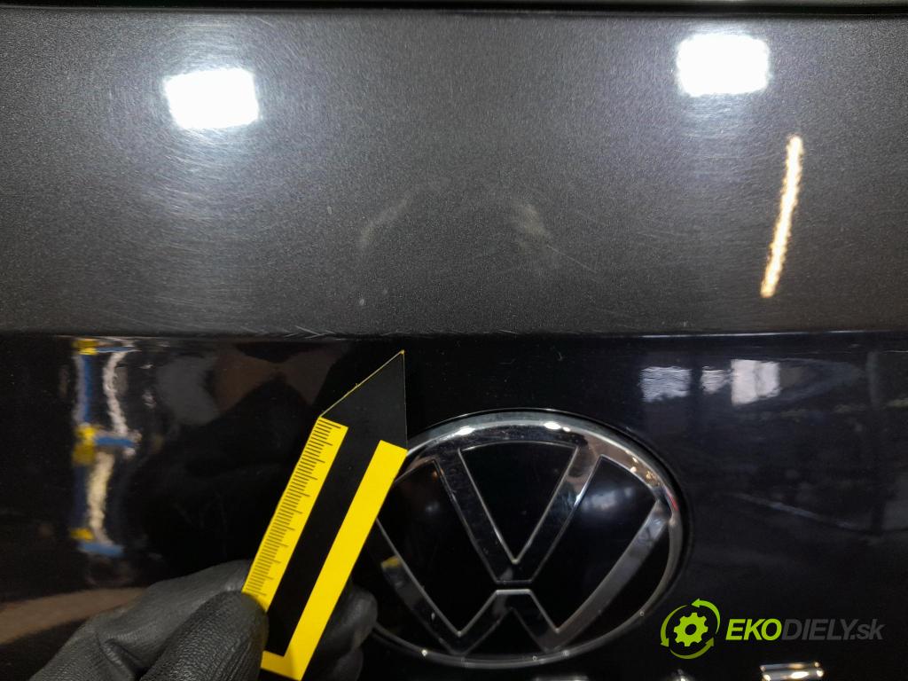 Vw Passat 2021 zadní dveře kufra: kufr
