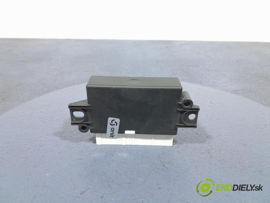 Vw Passat 2021 snímač / řídící jednotka PDC 5QA919294J