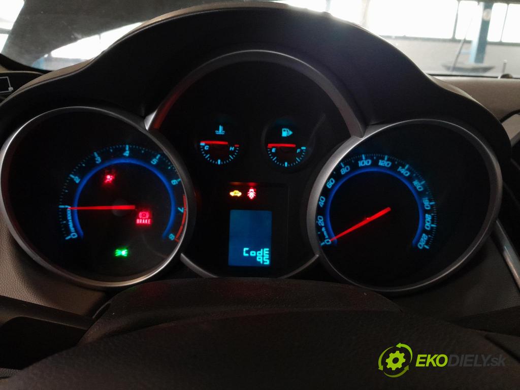 Chevrolet Cruze 2013 Přístrojová deska 95080027