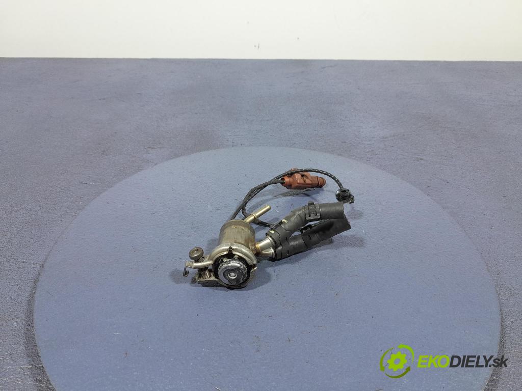 Vw Passat 2021 vstřikovač 05L131113J