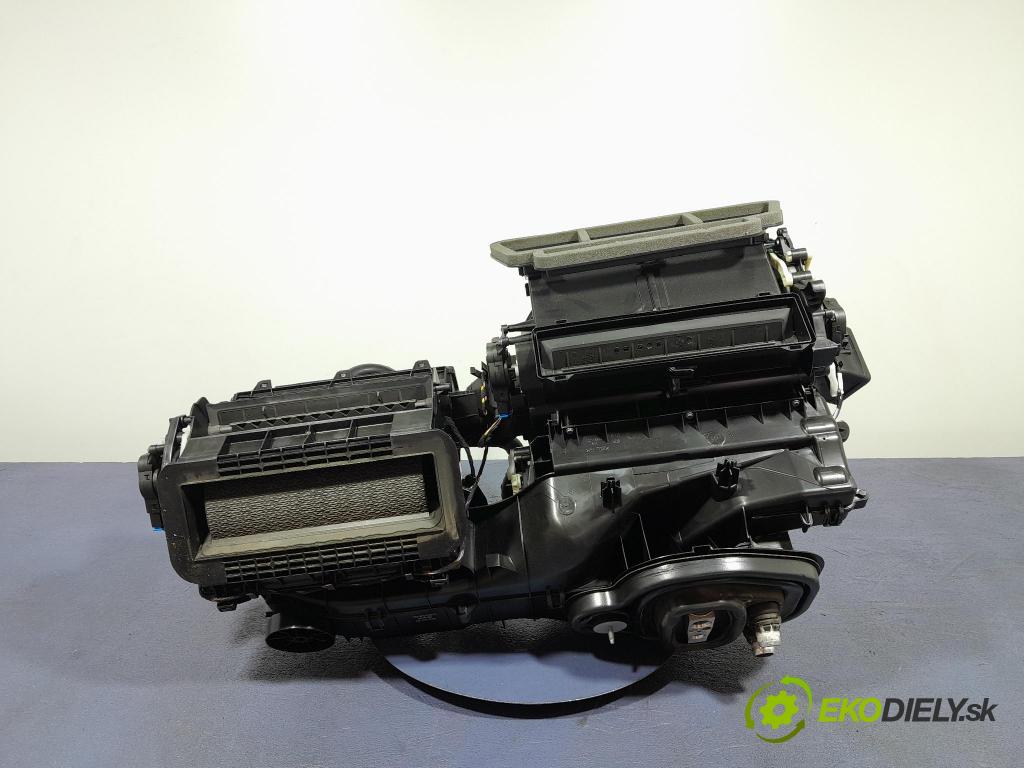 Vw Passat 2021 radiátor 5WB816001A