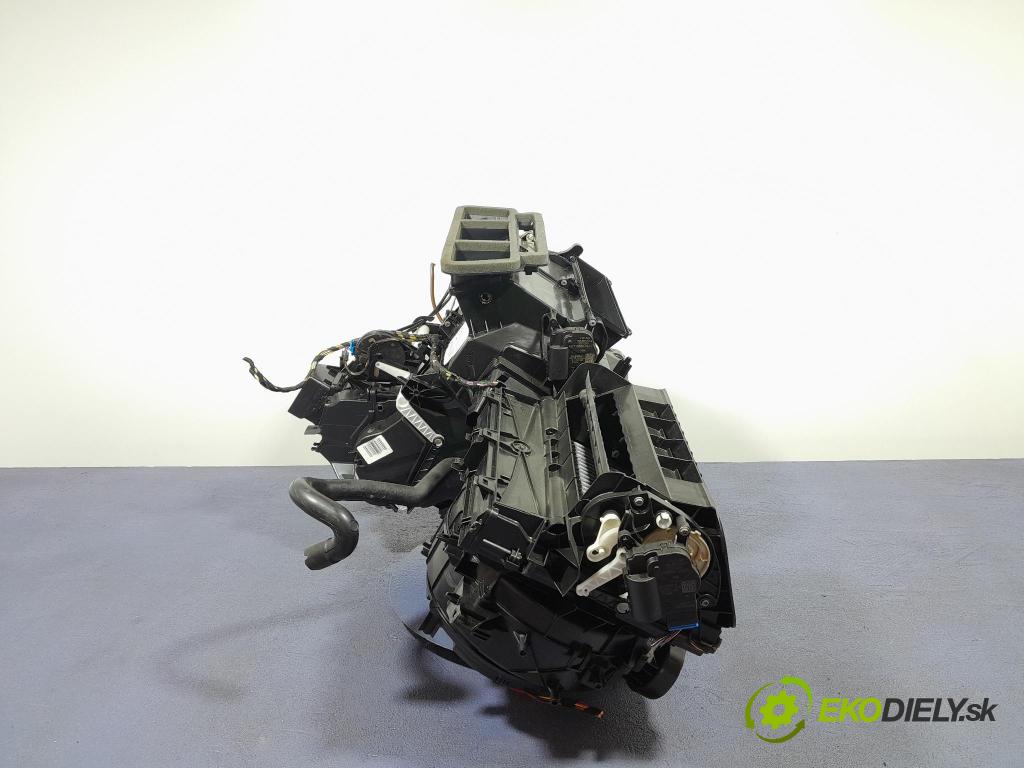 Vw Passat 2021 radiátor 5WB816001A