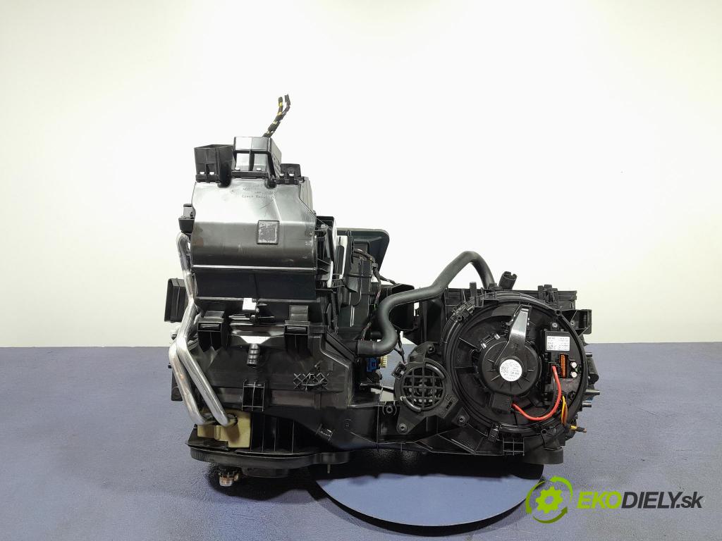 Vw Passat 2021 radiátor 5WB816001A
