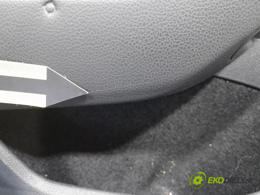 Vw Passat 2021 Tapacír: dveře Zad: levá
