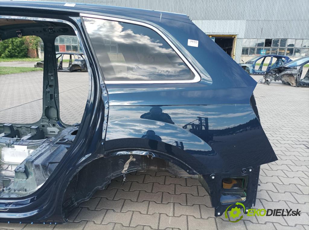 Audi Q7 0 blatnik Zad: Levý: