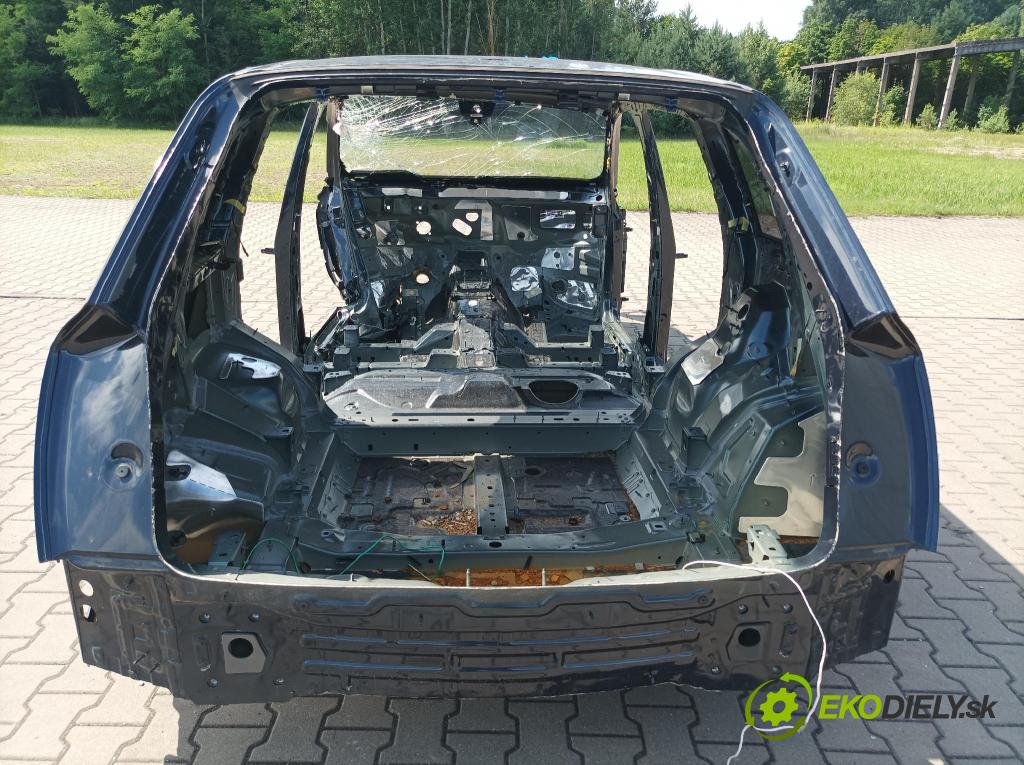 Audi Q7 0 blatnik Zad: Levý: 