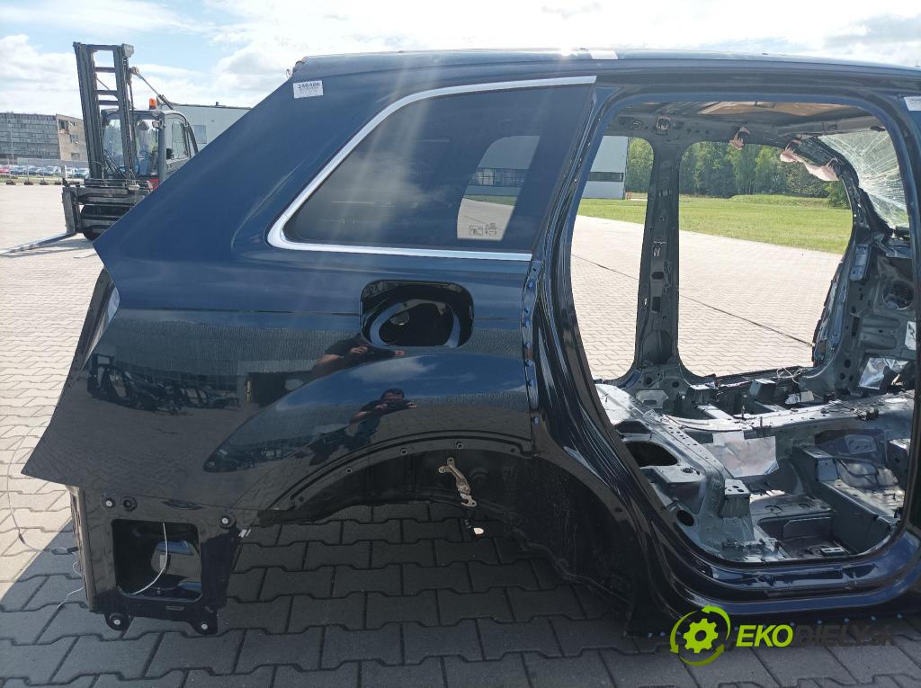 Audi Q7 0 blatnik Zad: v pravo: