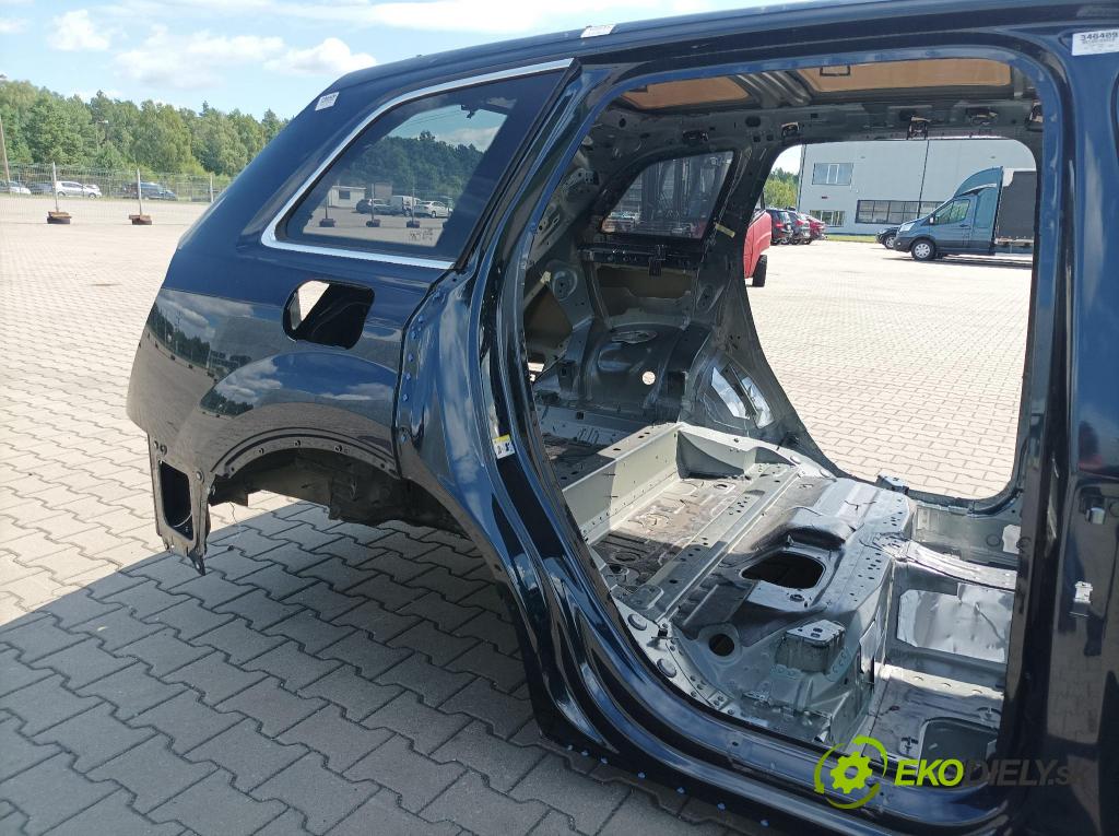 Audi Q7 0 blatnik Zad: v pravo: