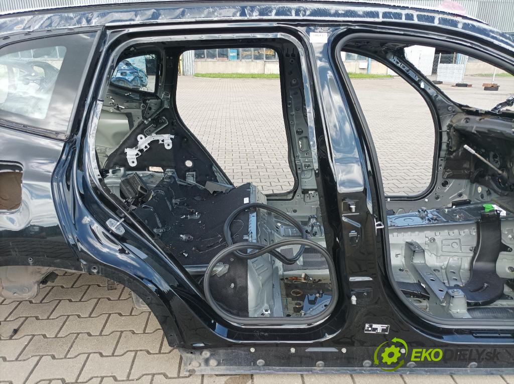 Bmw X3 2023 práh v pravo: