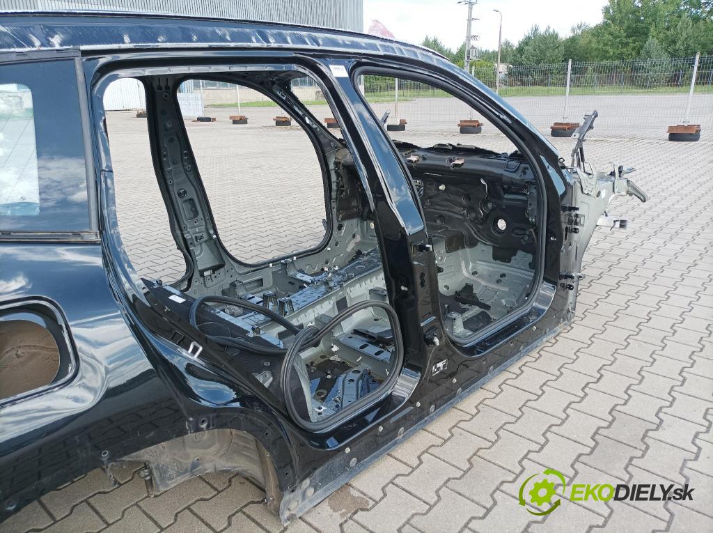 Bmw X3 2023 práh v pravo: