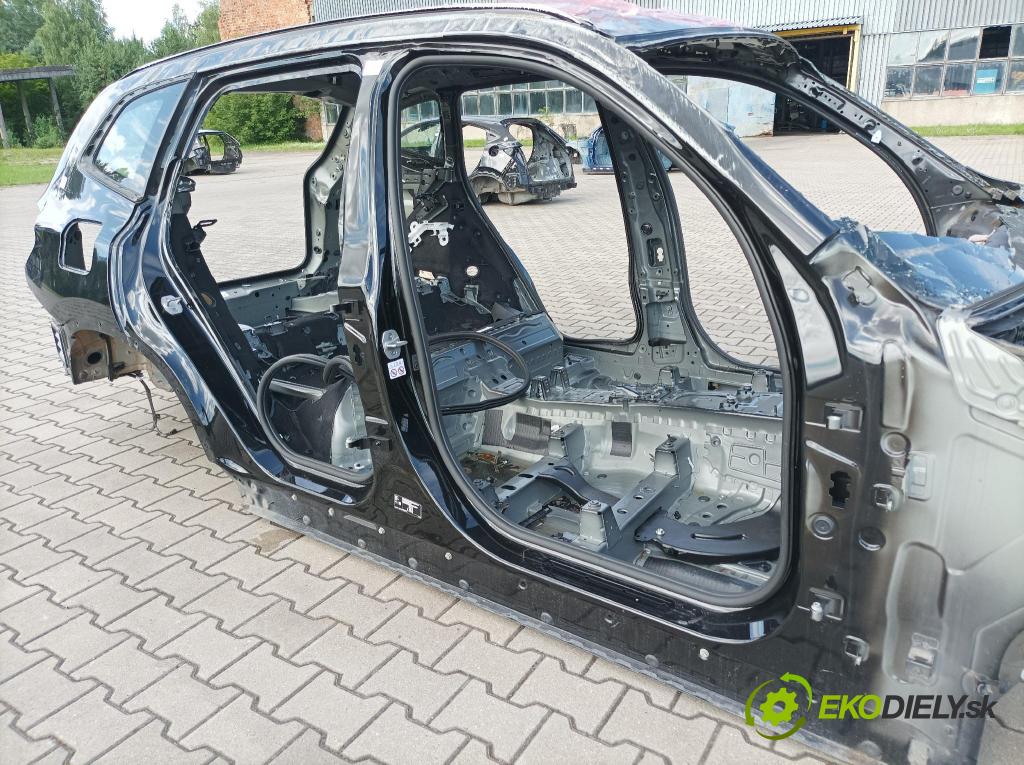 Bmw X3 2023 práh v pravo: 