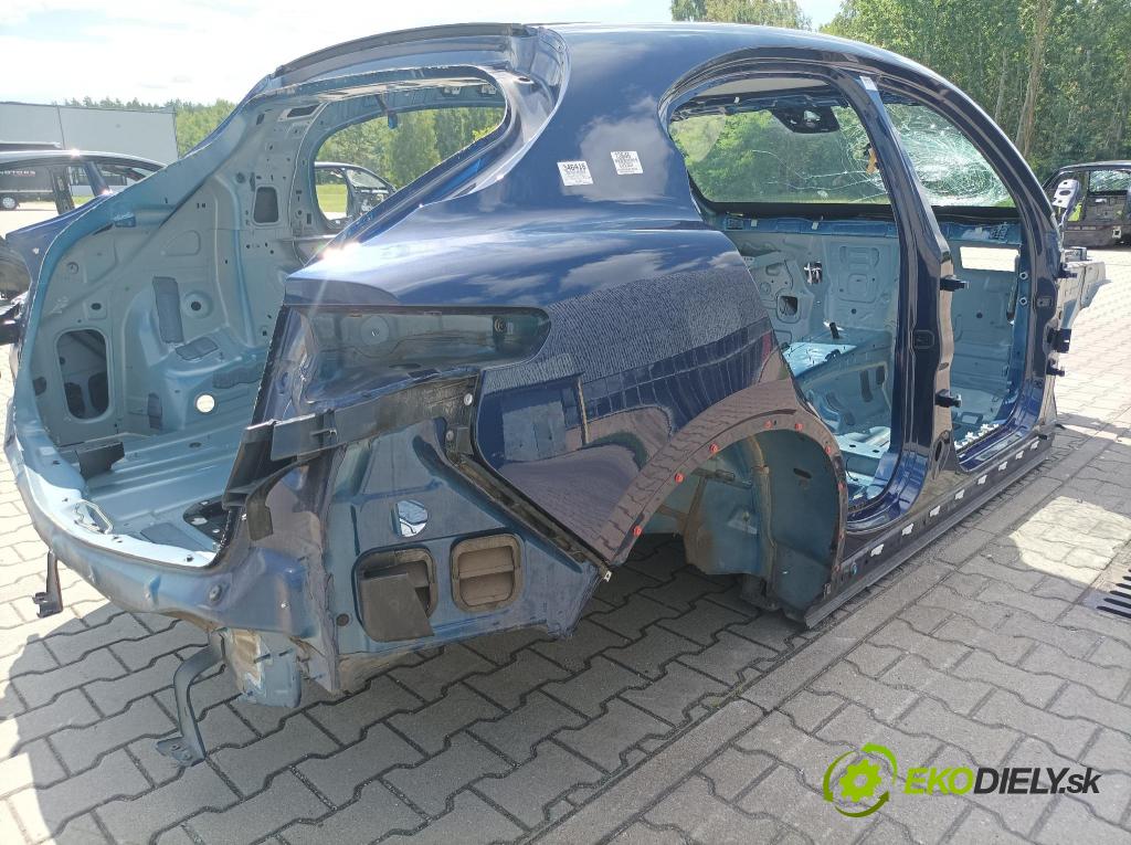 Alfa romeo Stelvio 2017 blatnik Zad: v pravo: