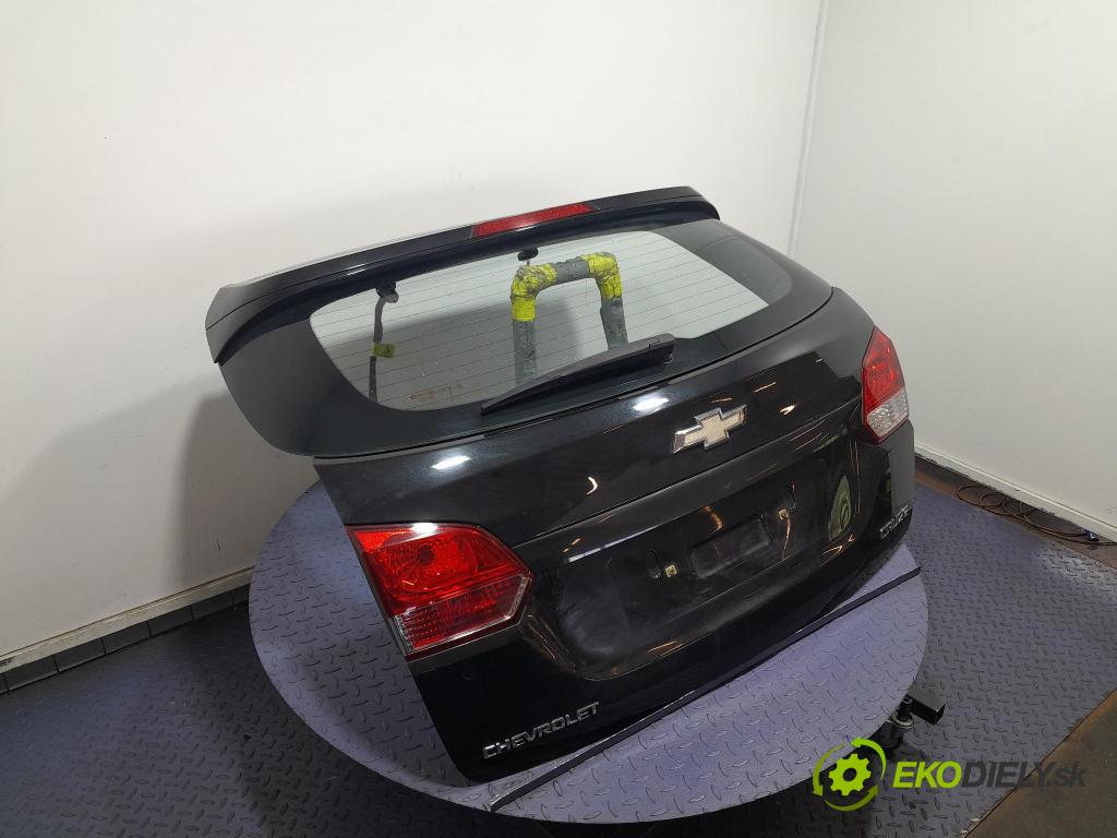 Chevrolet Cruze 2013 zadní dveře kufra: kufr
