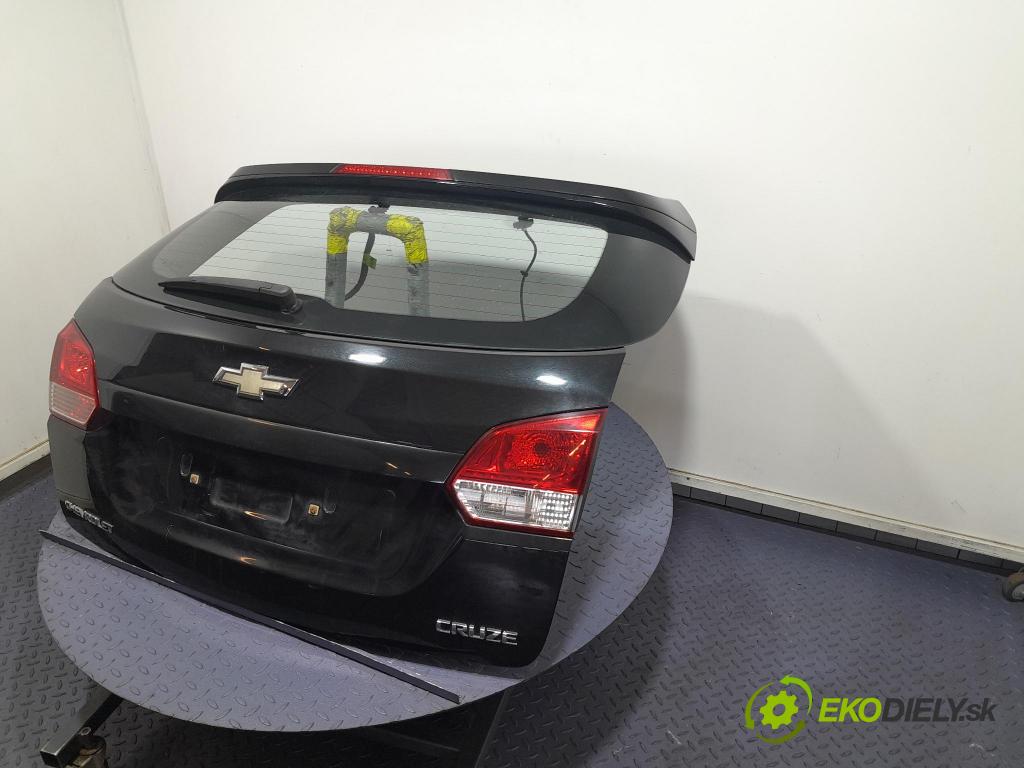 Chevrolet Cruze 2013 zadní dveře kufra: kufr