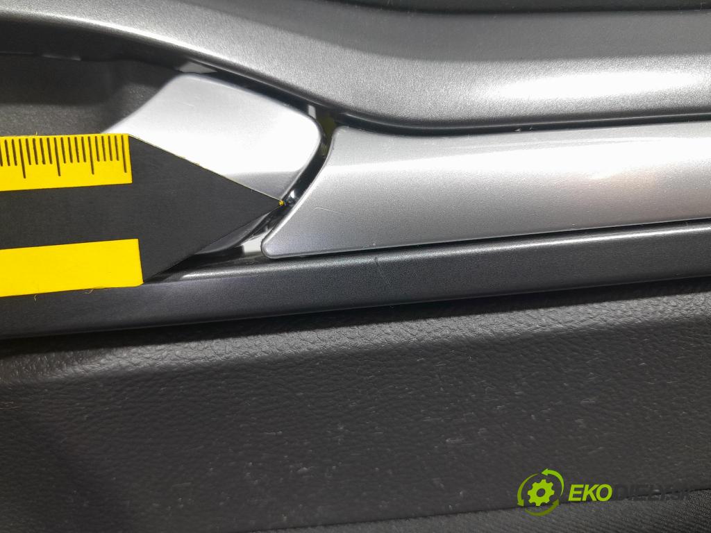 Ford Mondeo 2017 Tapacír: dveře před Práva: