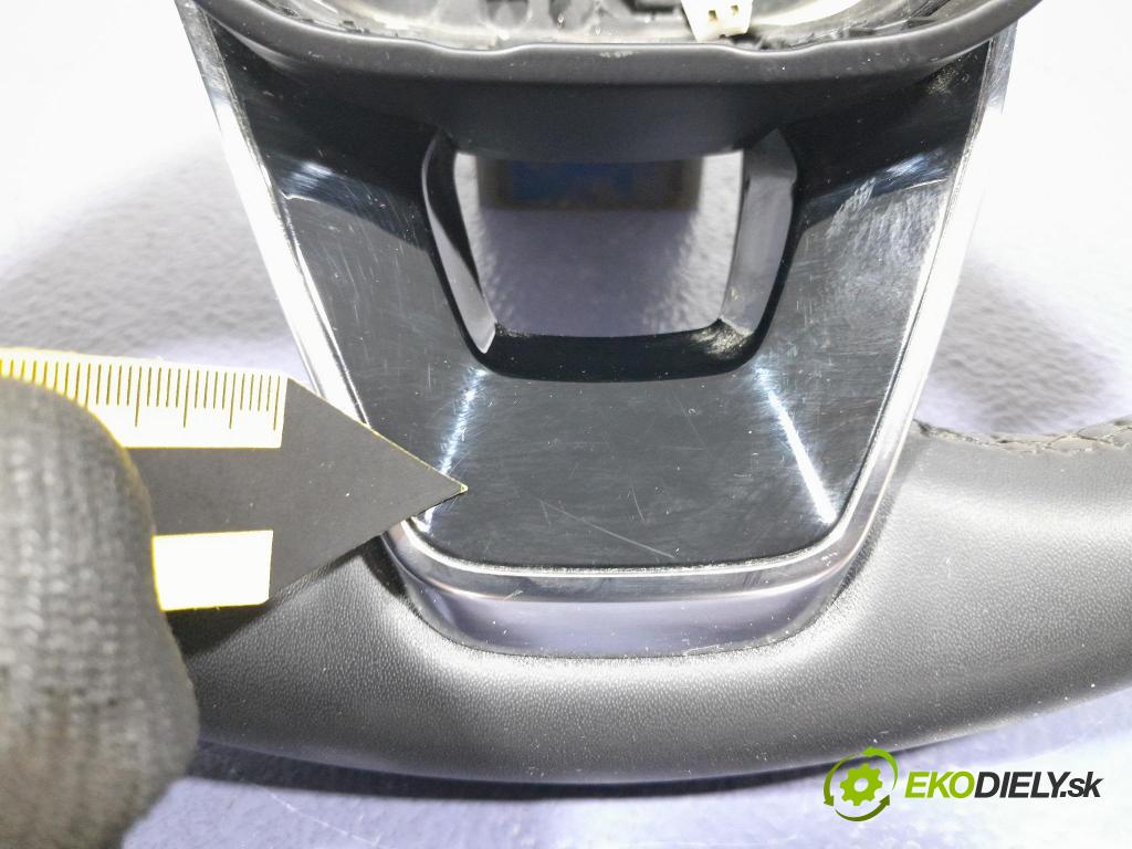 Ford Focus 2023 volant JX7B3600GF3ZHE