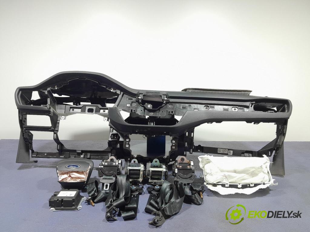Ford Focus 2023 kokpit,pristrojová doska