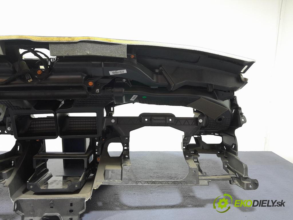 Ford Mondeo 2017 kokpit,pristrojová doska