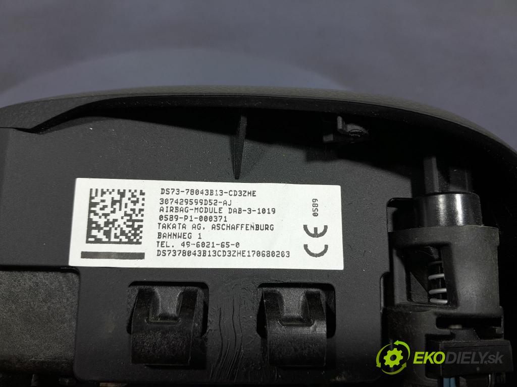 Ford Mondeo 2017 kokpit,pristrojová doska 