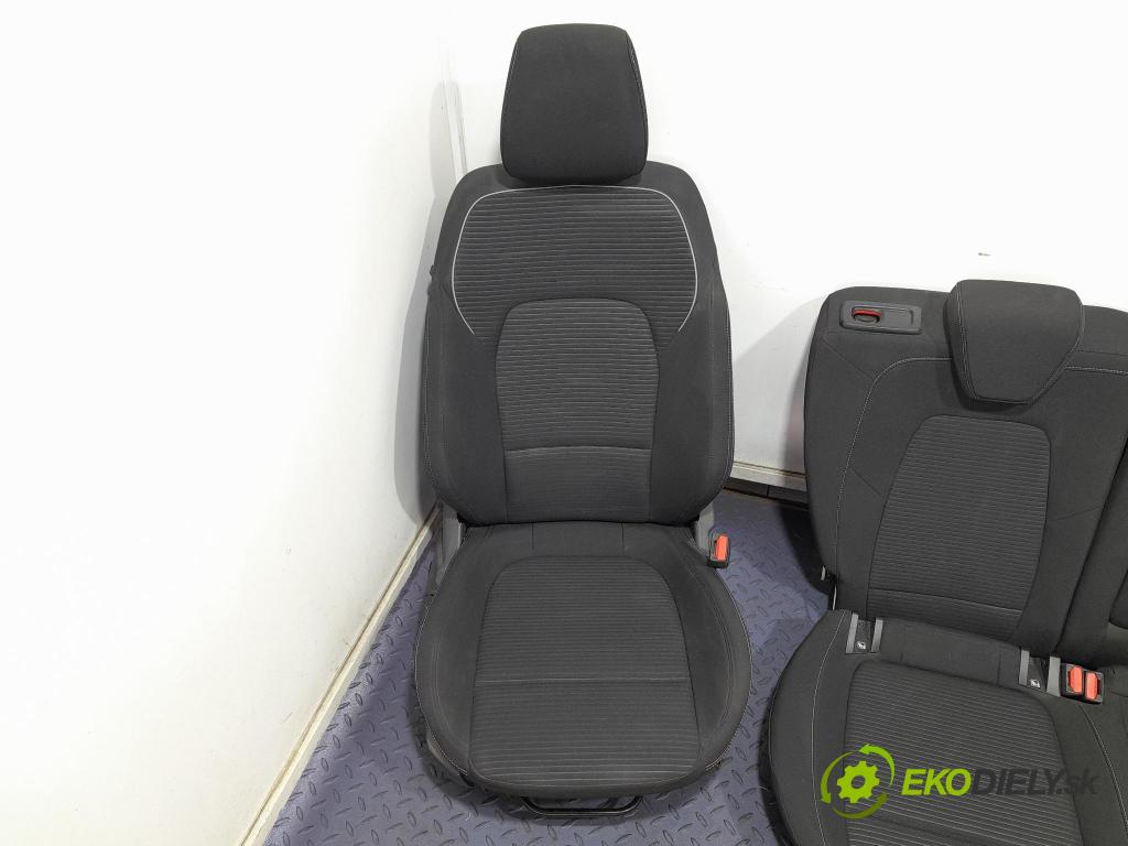 Ford Focus 2023 sedačke: Soubor.