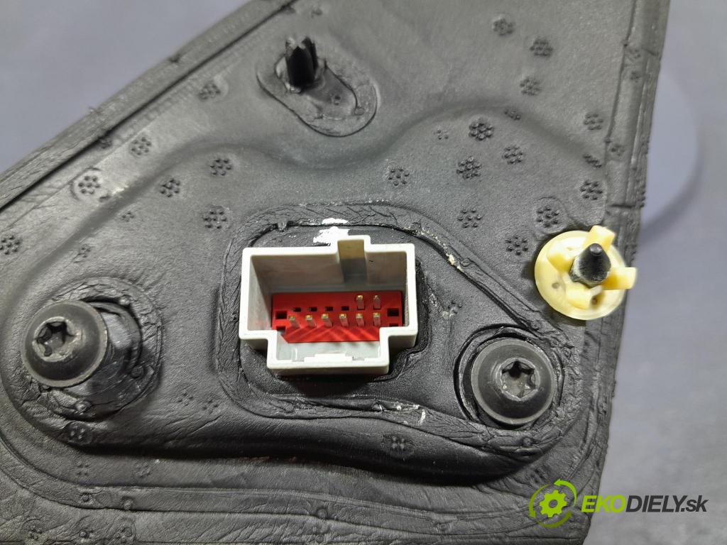 Ford Focus 2023 zrkadlo Vľavo: 