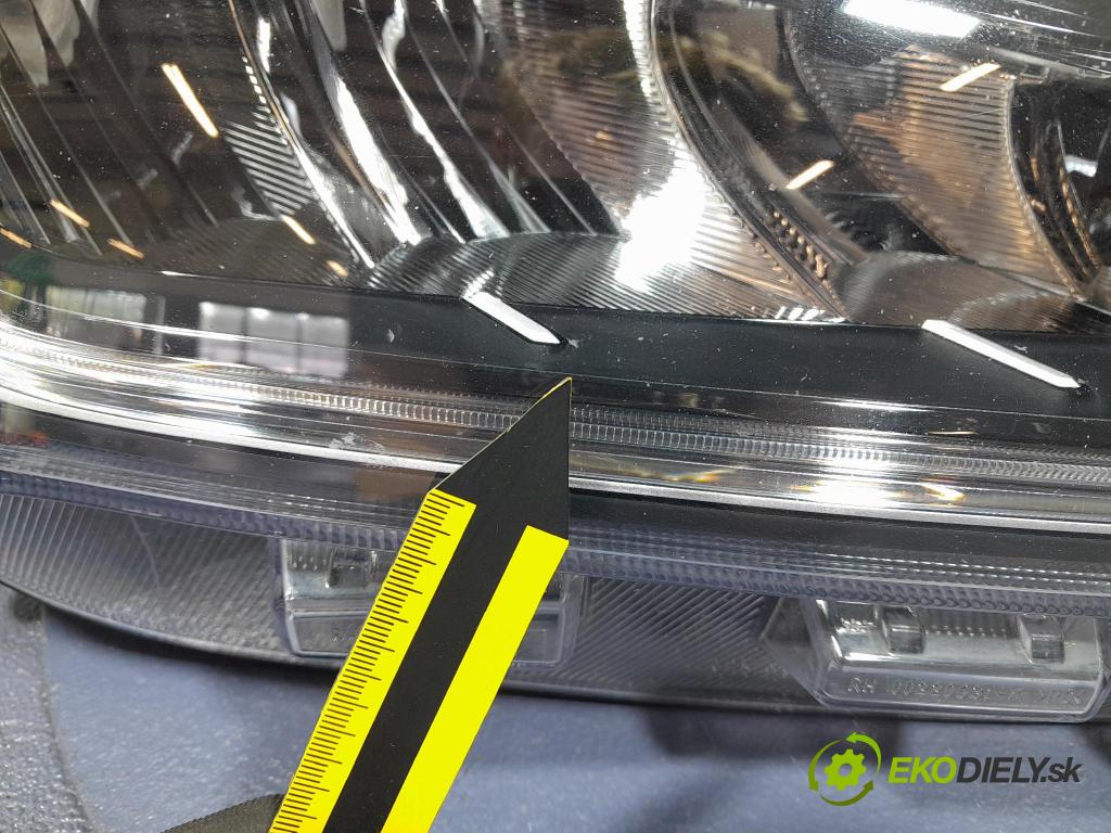 Ford Focus 2023 Reflektor: v pravo: NX7B-13E014-CF