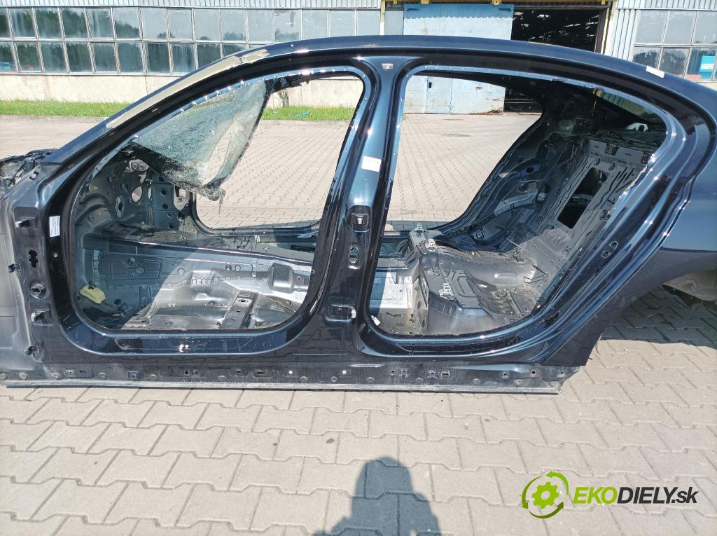 Bmw Seria 7 0 práh Levý: