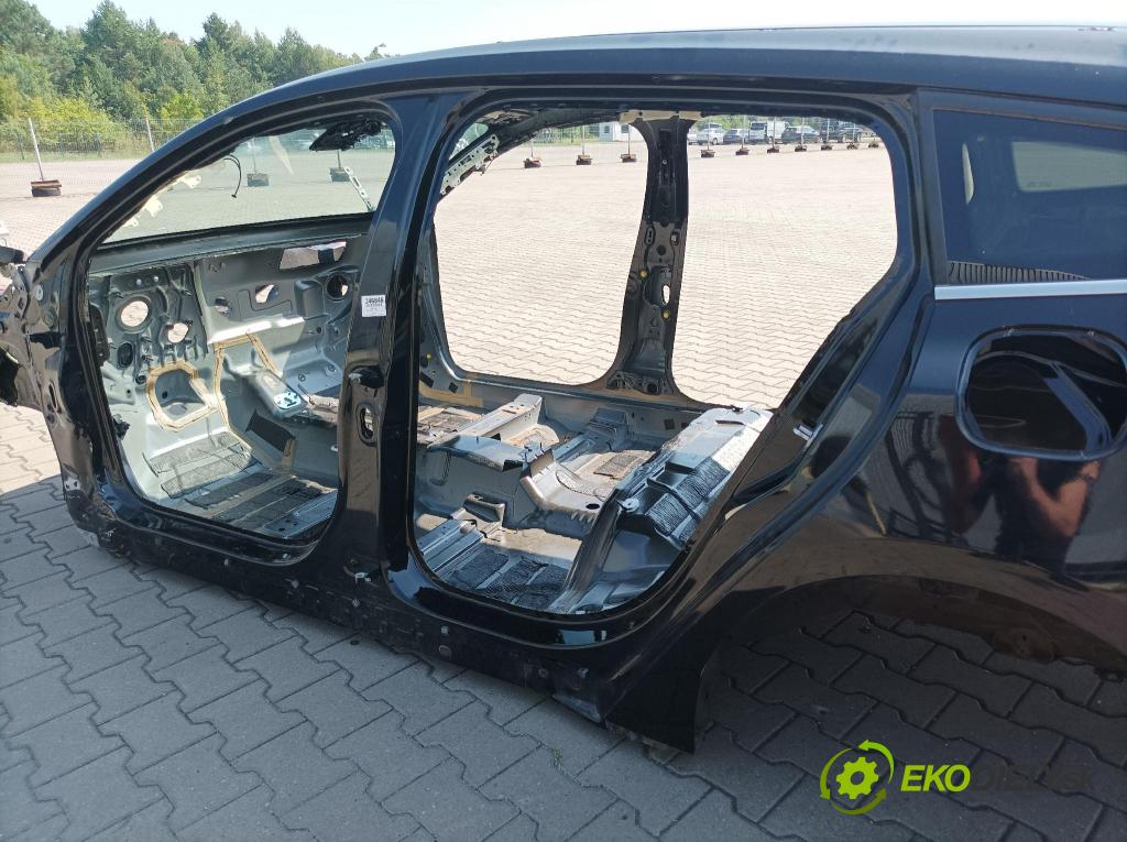 Ford Focus 2023 práh Levý: