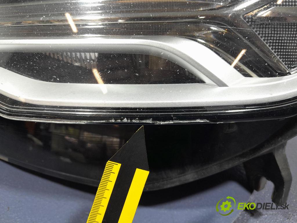 Audi A6 2016 Reflektor: Vľavo: 4G0941035