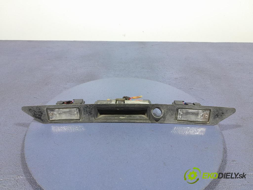 Audi A4 2002 zaslepka: Zad: 8E0827