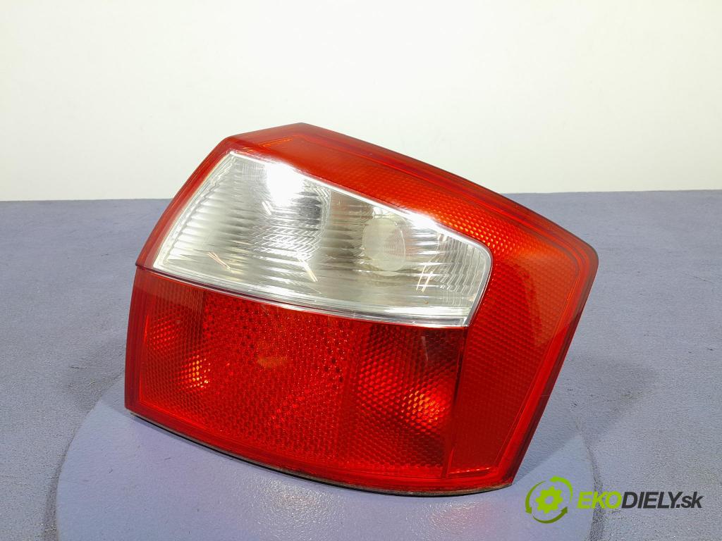 Audi A4 2002 světlo Zad: Práva: Mimo: 8E0945096