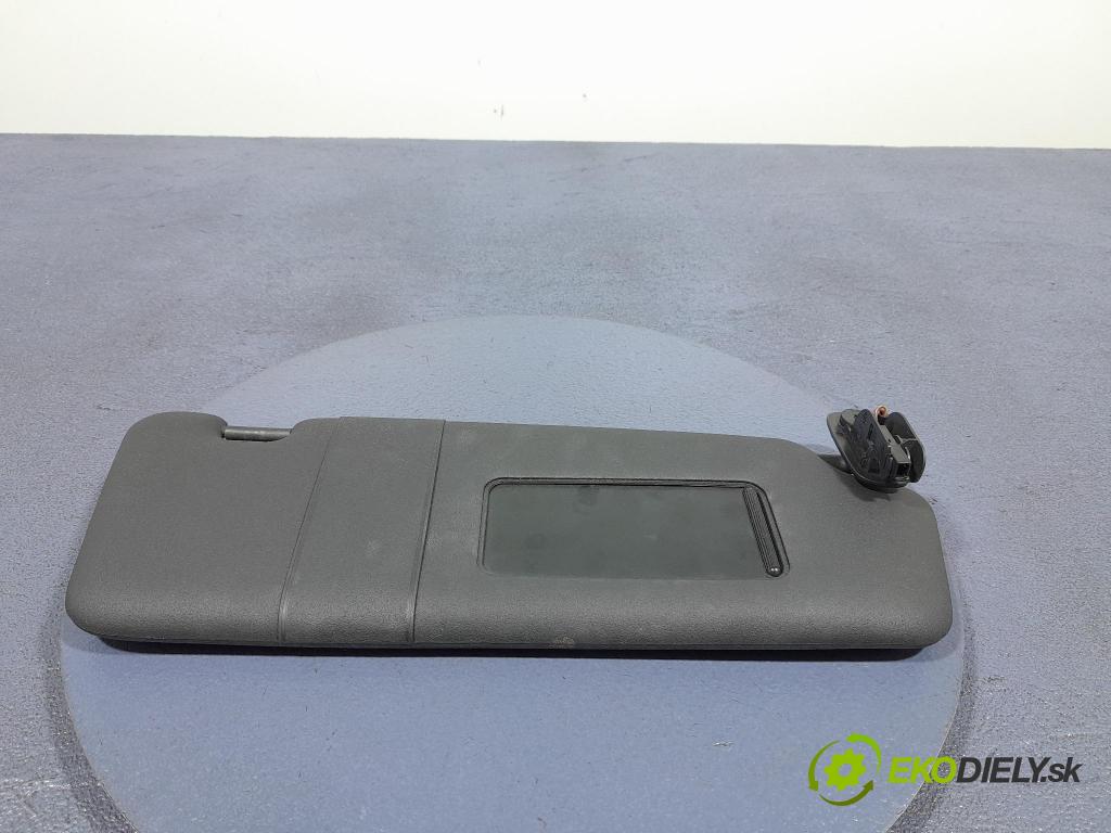 Audi A4 2002 kryt 8E0857552