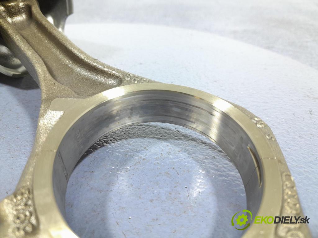 Audi A6 2016 piest