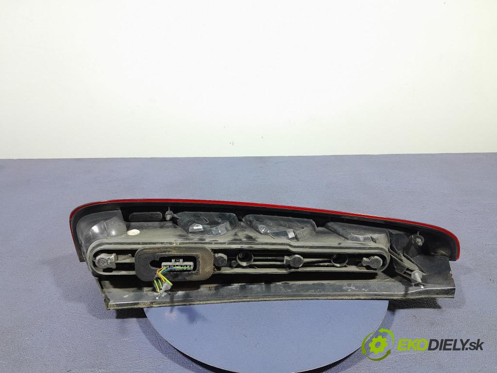Ford C-max 2007 svetlo / reflektor zad Prava: Vonkajsia: M51-13N411-AA
