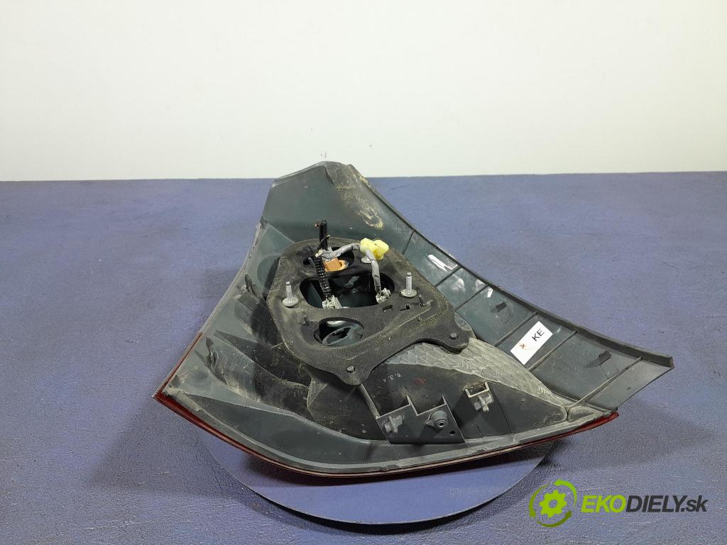 Honda Civic 2005 svetlo / reflektor zad Prava: Vonkajsia: 