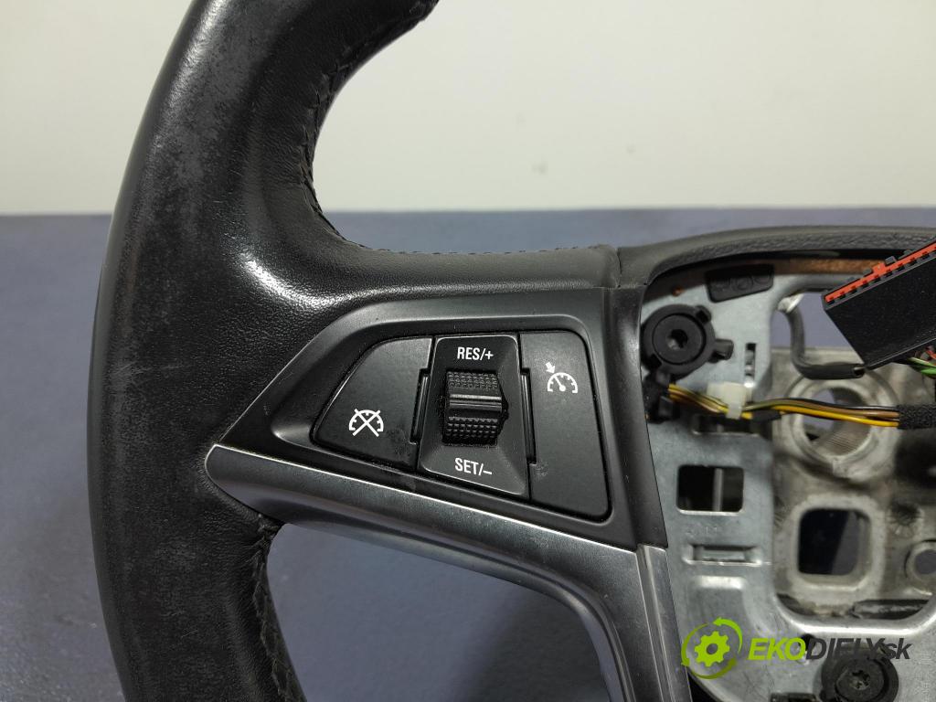 Opel Astra 2011 volant 13351025