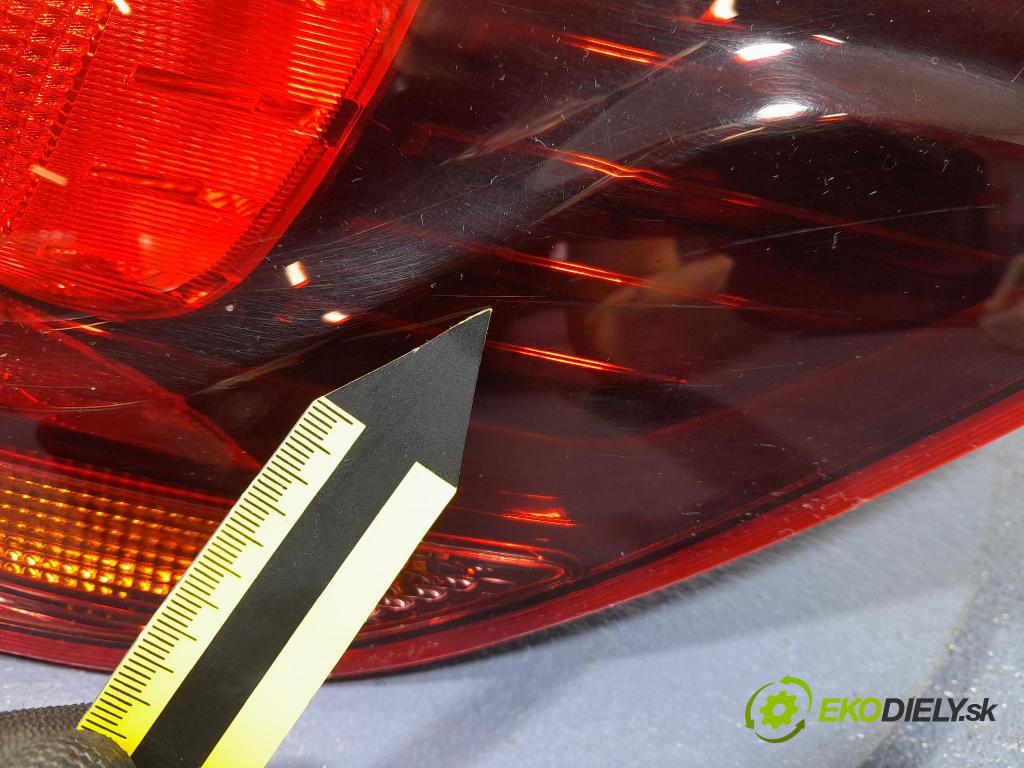 Opel Astra 2011 svetlo / reflektor zad Prava: Vonkajsia: 13314051