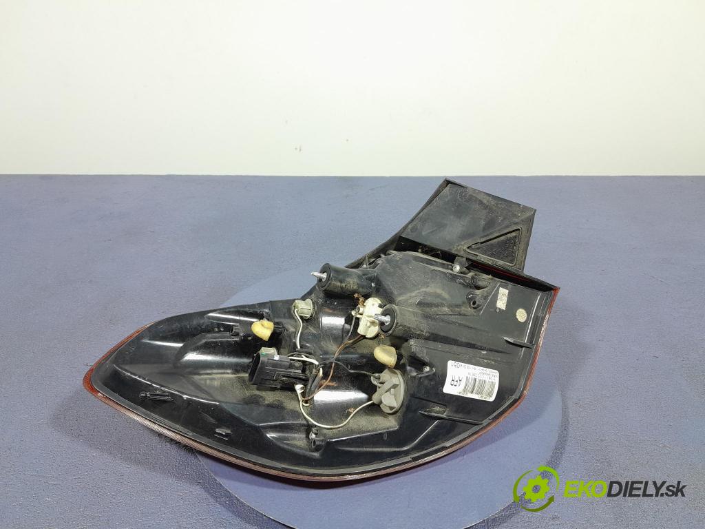 Opel Astra 2011 svetlo / reflektor zad Prava: Vonkajsia: 13314051