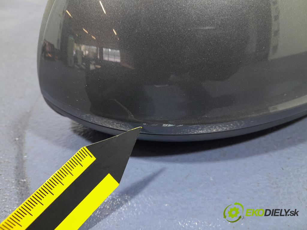 Opel Astra 2011 zpětné zrcátko prave