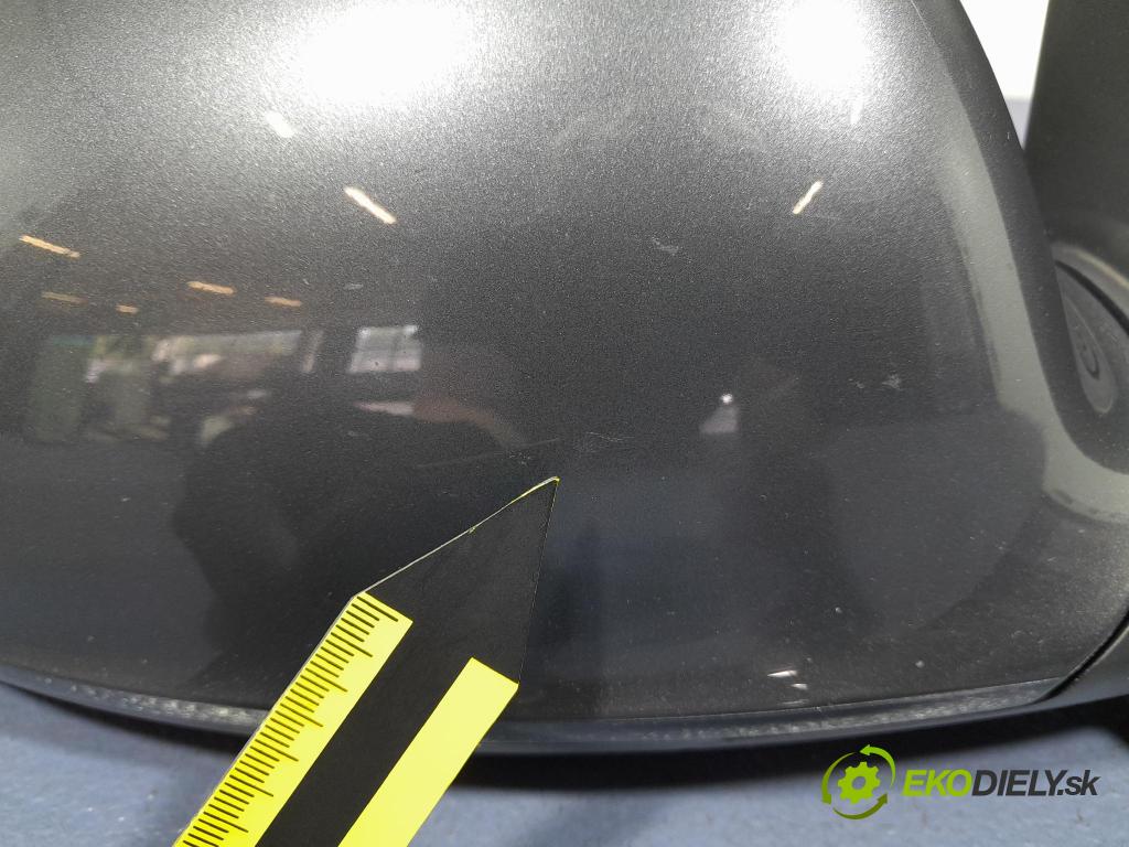 Opel Astra 2011 zpětné zrcátko prave