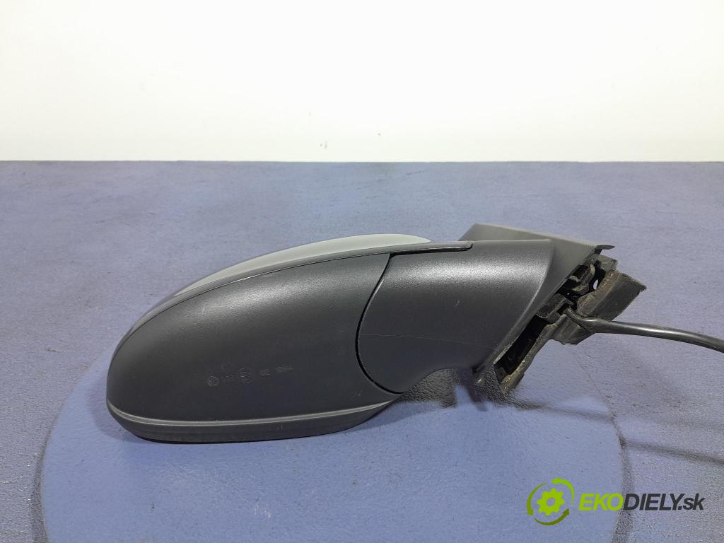 Opel Astra 2011 zpětné zrcátko prave