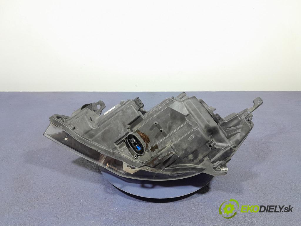 Opel Astra 2011 světlo v pravo: 13253651
