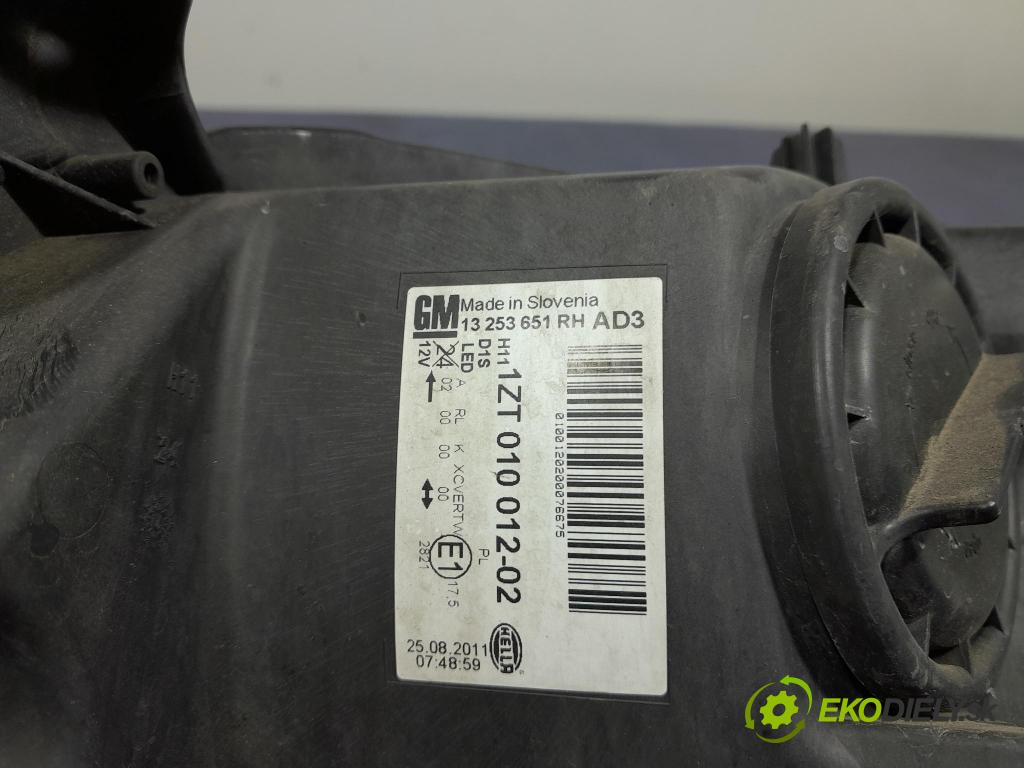 Opel Astra 2011 světlo v pravo: 13253651