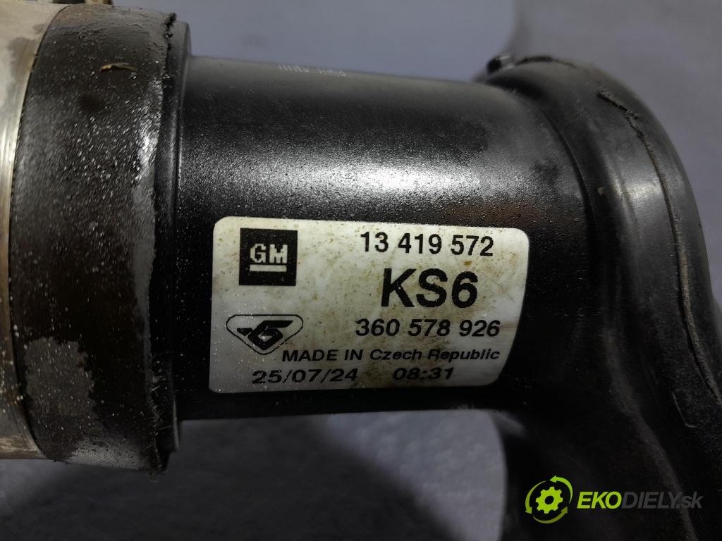 Opel Astra 2011 trubka Vzduch: 13419572