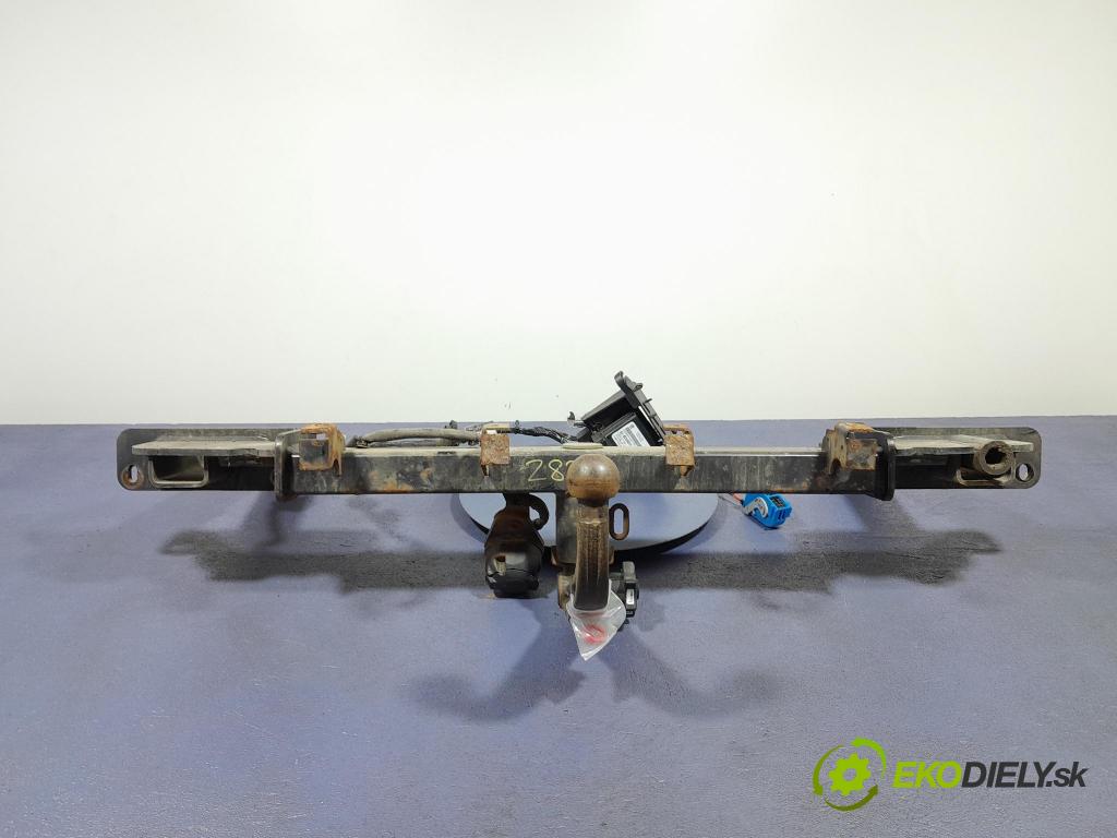 Opel Astra 2011 oko Do Přívěsy 314353