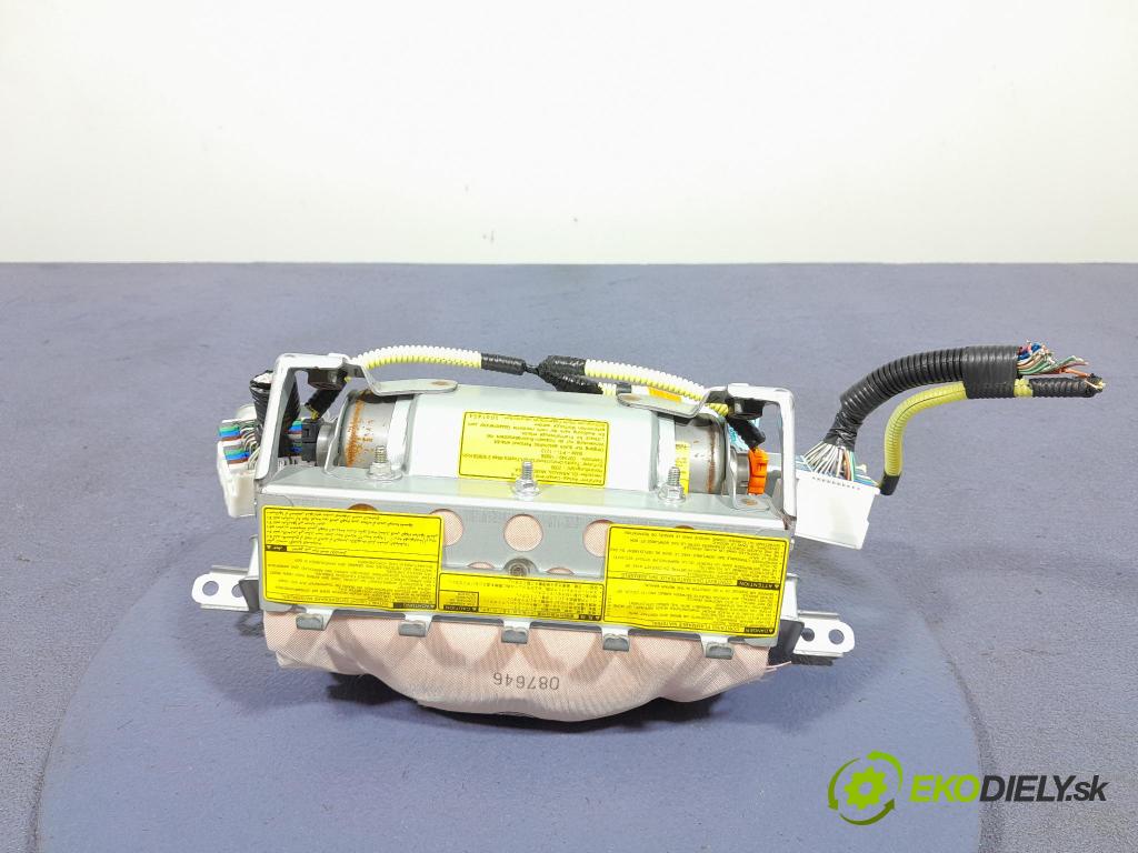 Lexus IS 2006 Airbag: Cestující: x