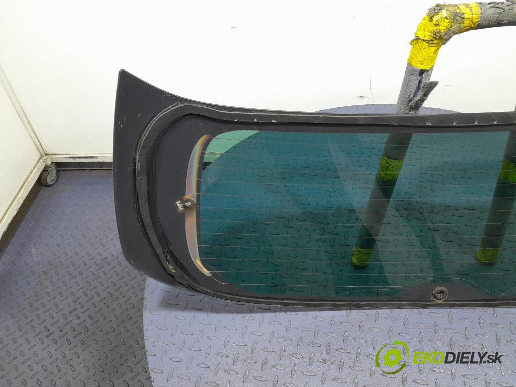 Opel Astra 2011 sklo zadní 
